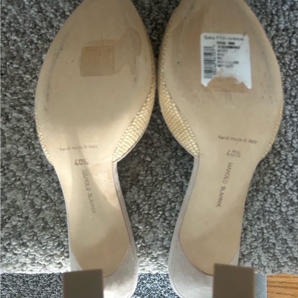 Manolo Blahnik Tan Raffia Mules with Suede Trim - Picture 13 of 14